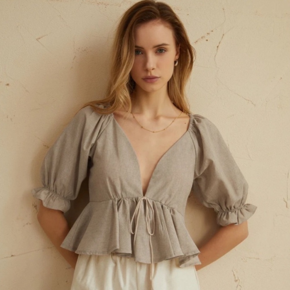 Commense Cotton Linen Ruffle Open back Knotted Blouse Size Medium NWT